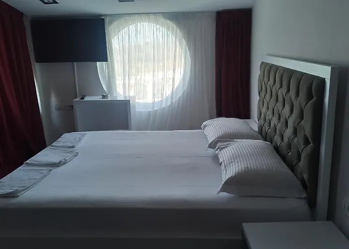 Hotel Star 2*