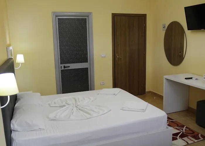 Hotel Star 2*