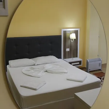 Hotel Star 2*