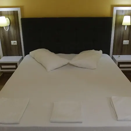 Hotel Star 2*